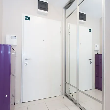 Near Reno With Private Parking Apartament Split
